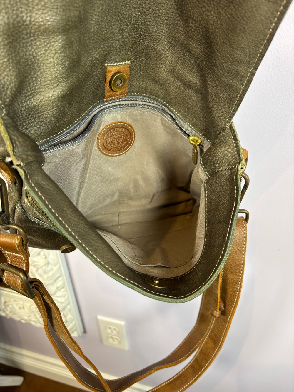 Vintage Roots Olive Green Leather Messenger Bag Purse with Tan Straps - Picture 9 of 10
